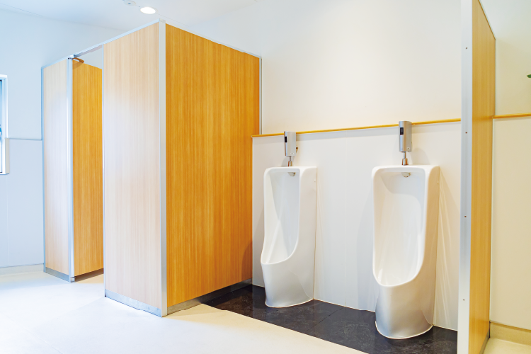 男子トイレイメージ写真